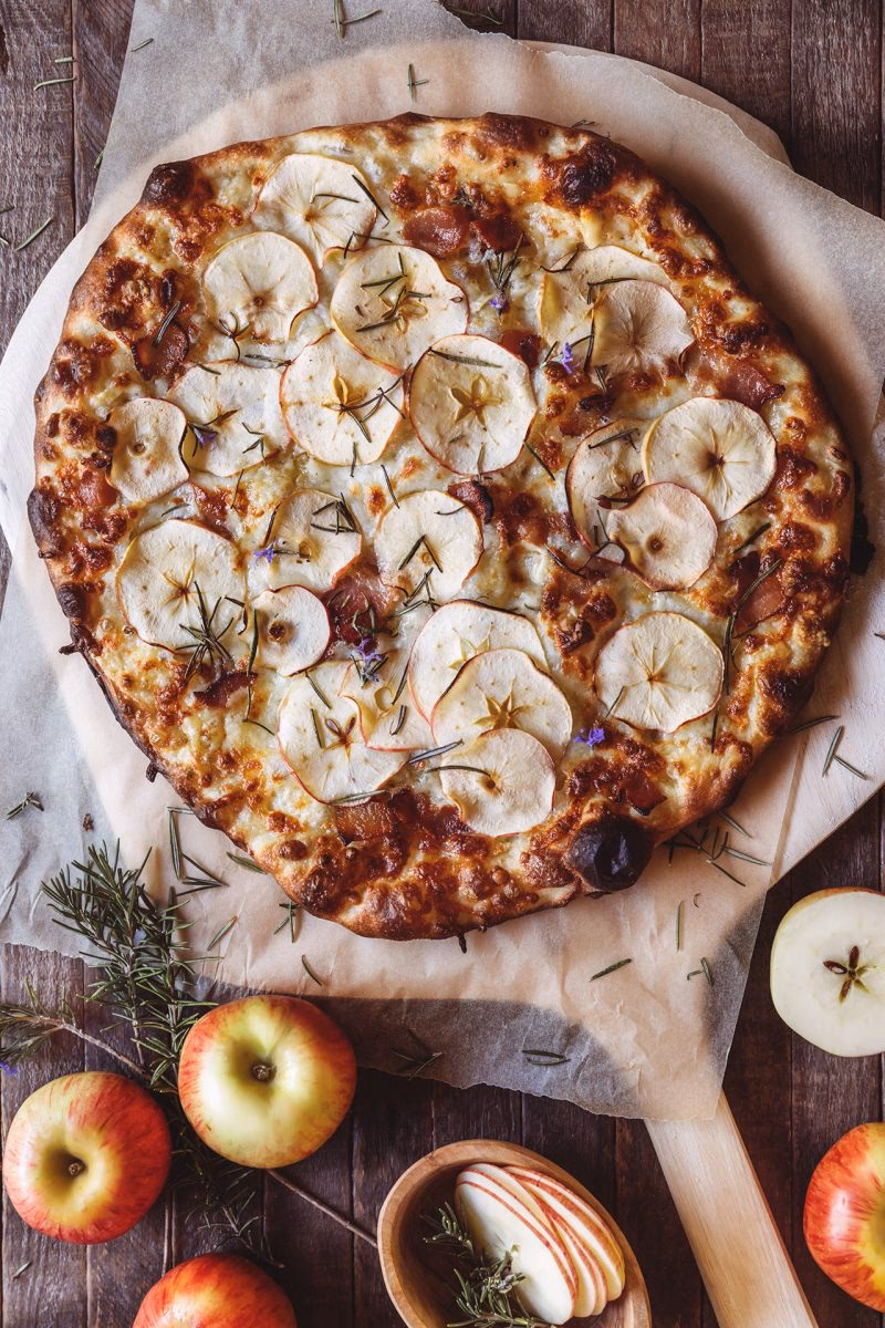 How do you make an Apple Pizza?