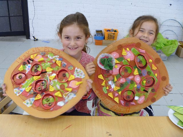 What are the best pizza crafts for kids?