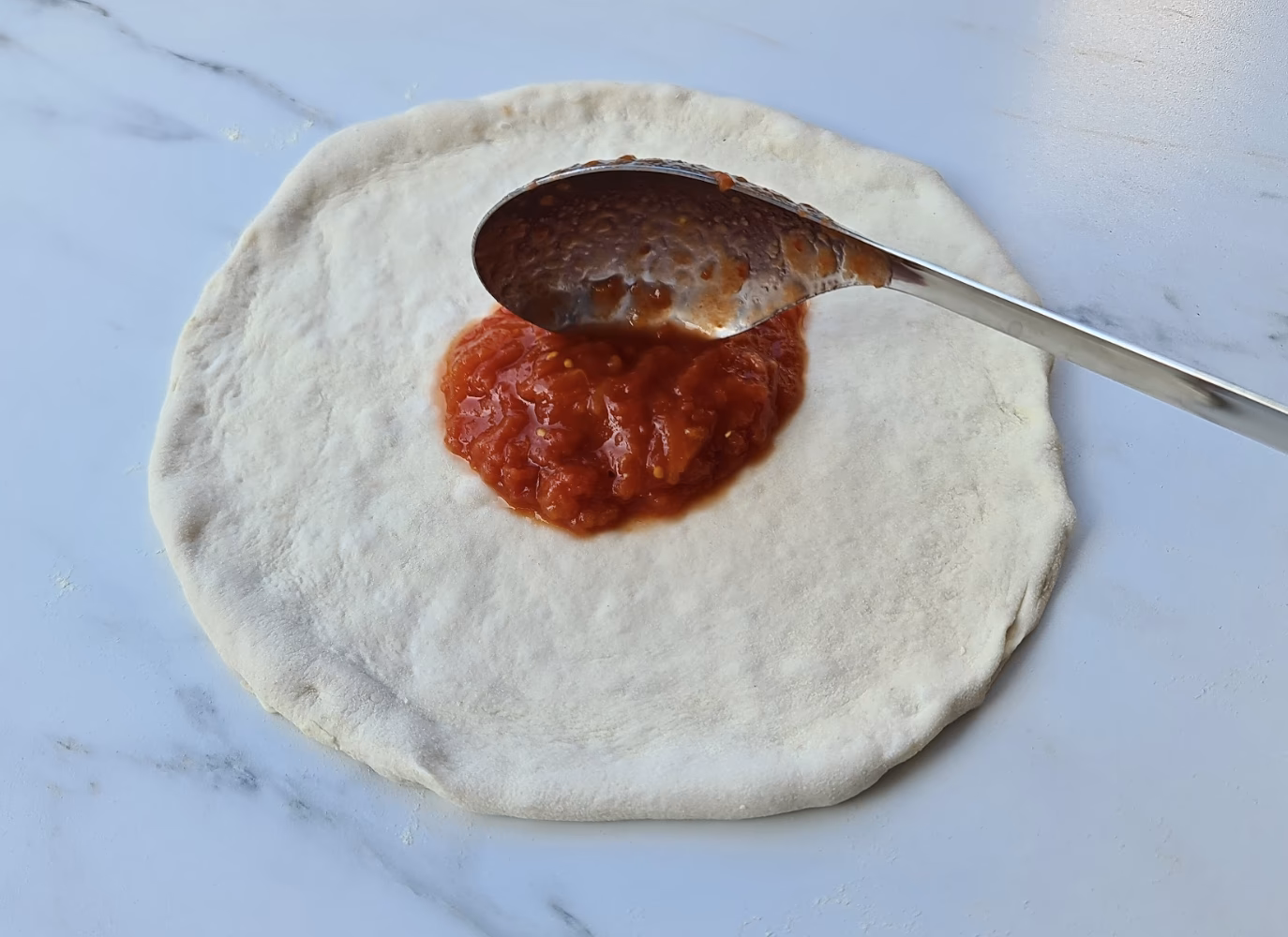 How to make authentic Neapolitan pizza sauce?