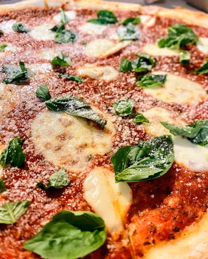 Comment contacter Bella Vita pizza ?