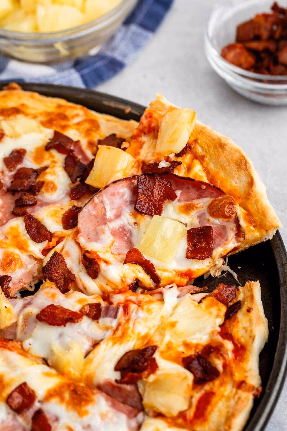 How long do you cook a ham & pineapple pizza?