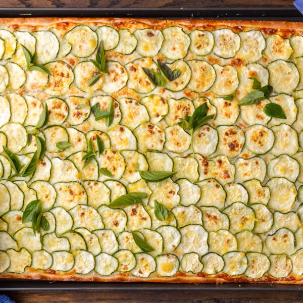 Where to eat pizza with zucchini flowers?