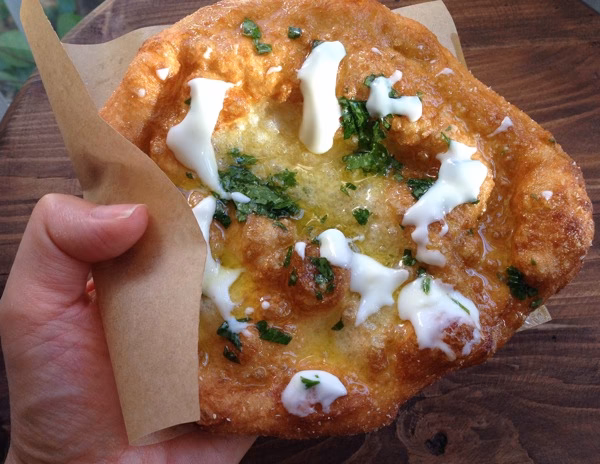 How do you cook fried pizza?