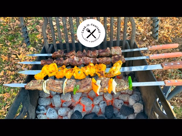 How to cook chicken kebabs on a charcoal grill?