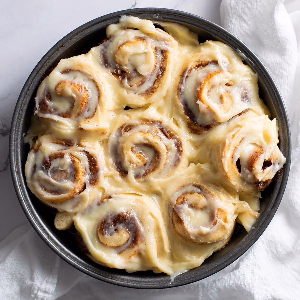 How do you make a Cinnamon Roll Pizza?