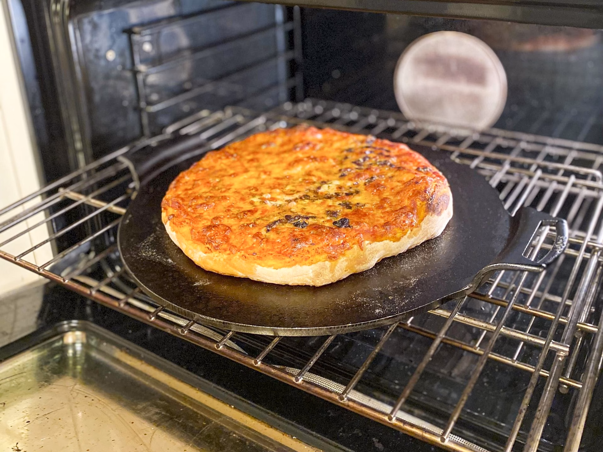 How do you cook a pizza stone?