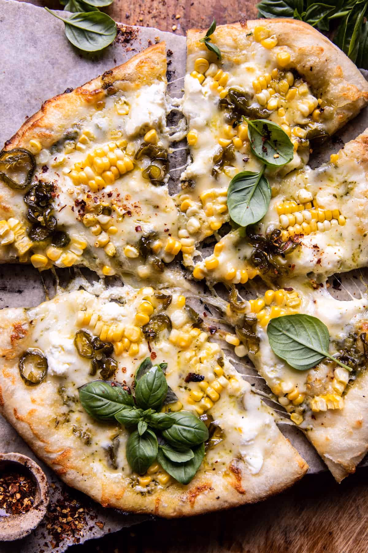 How do you make a roasted corn pizza?