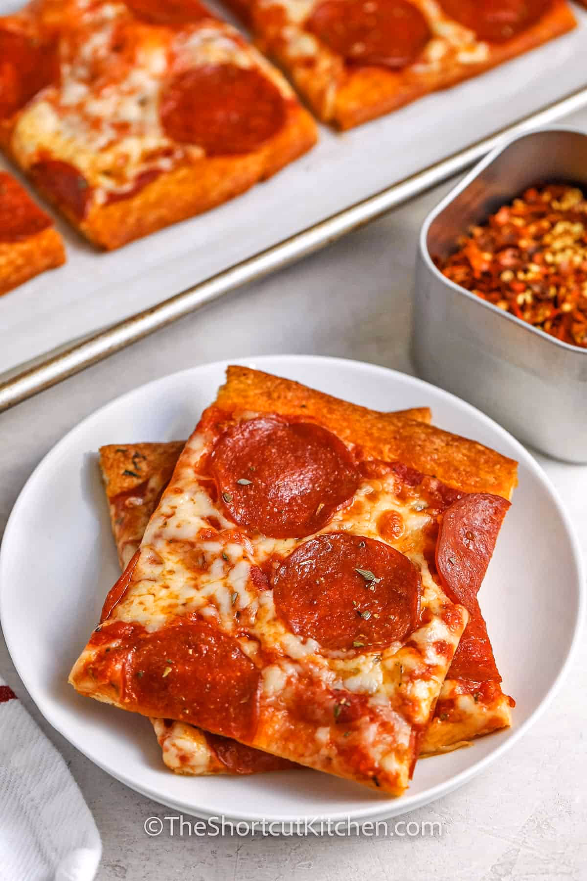 How do you make a crescent Roll Pizza?