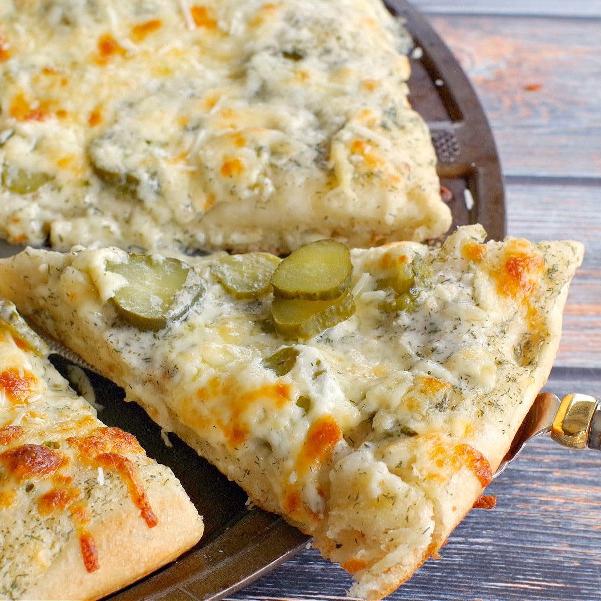 How long does it take to make a dill pickle pizza?