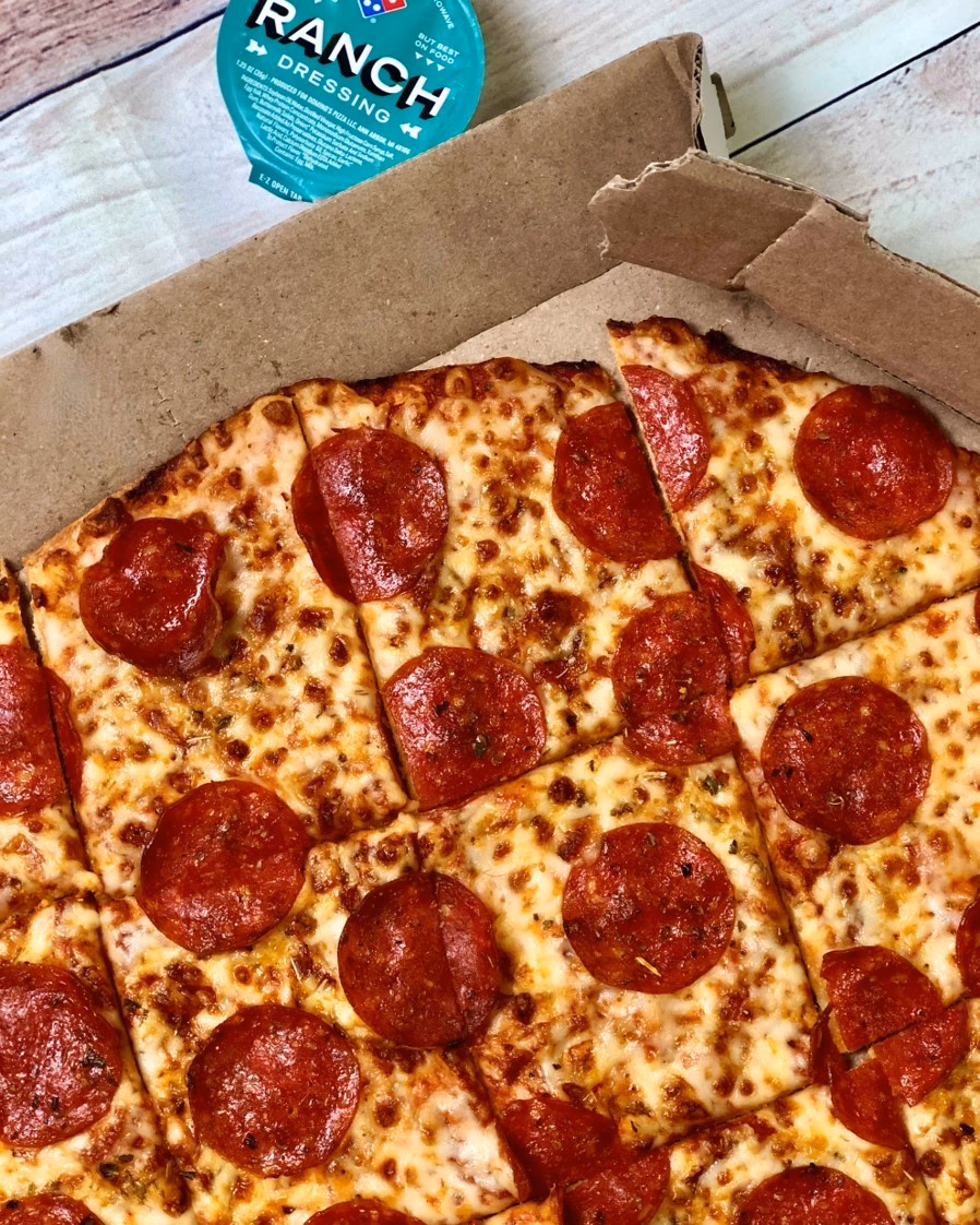 Where can I buy hot pizza in Elgin?