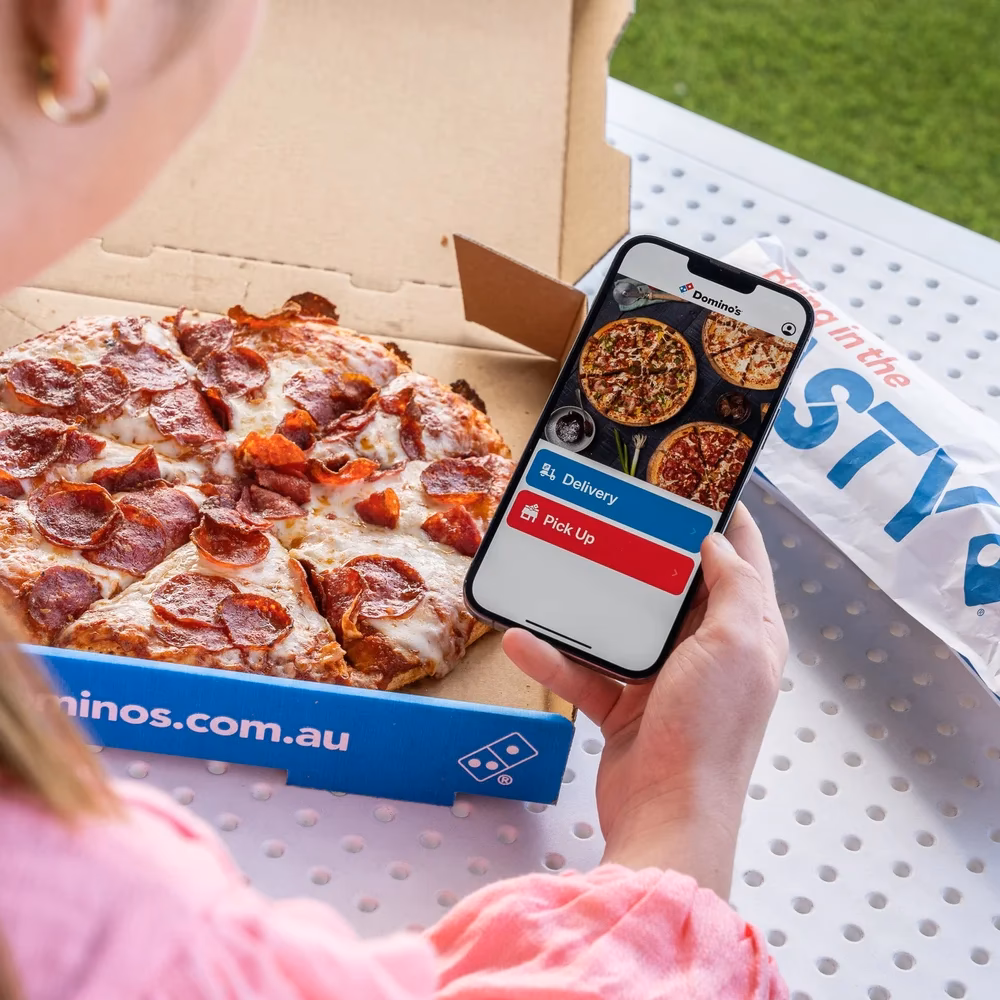 How do I pay Domino's on my iPhone?