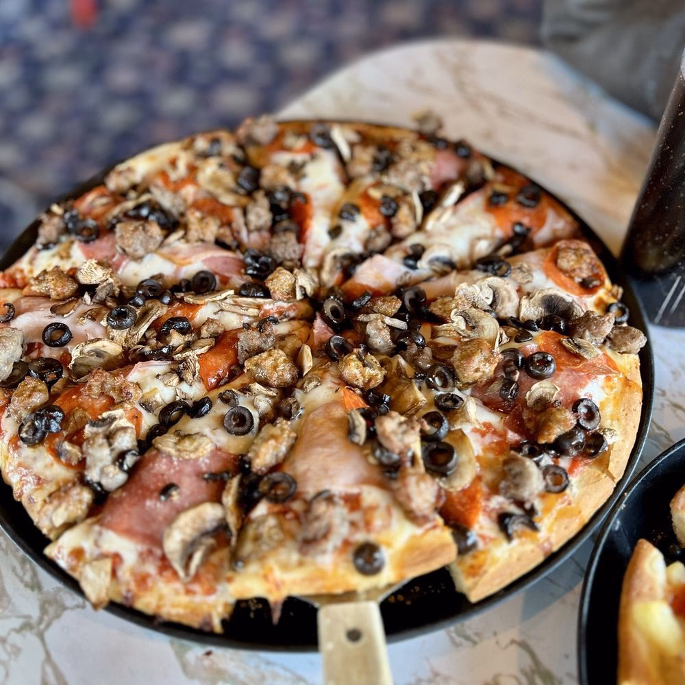 Who started Dominick's pizza?