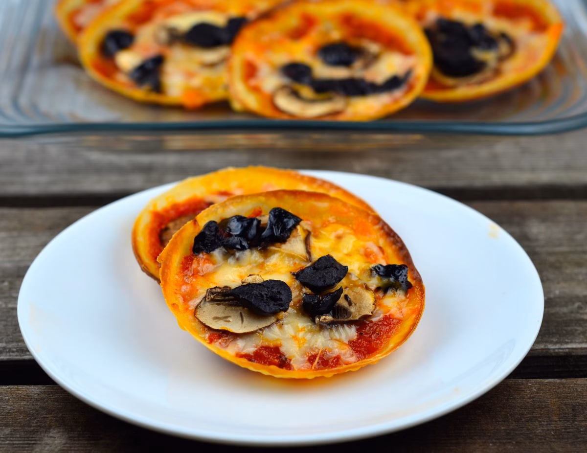 How to make a dumpling skin pizza?