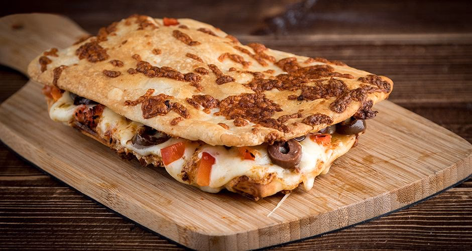 What to eat with feteer in Egypt?