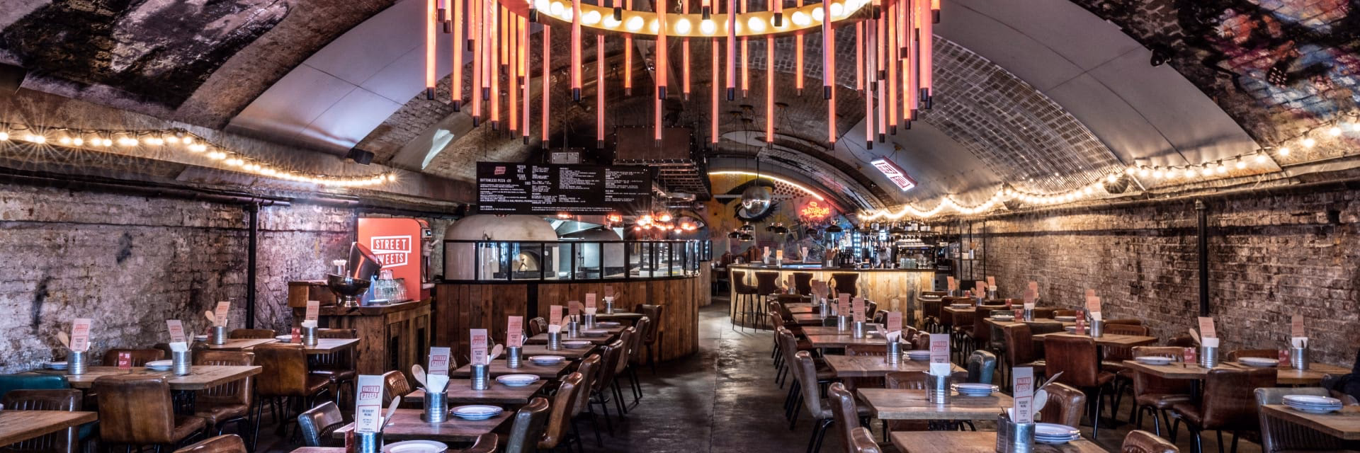 Where to eat a street pizza in London?