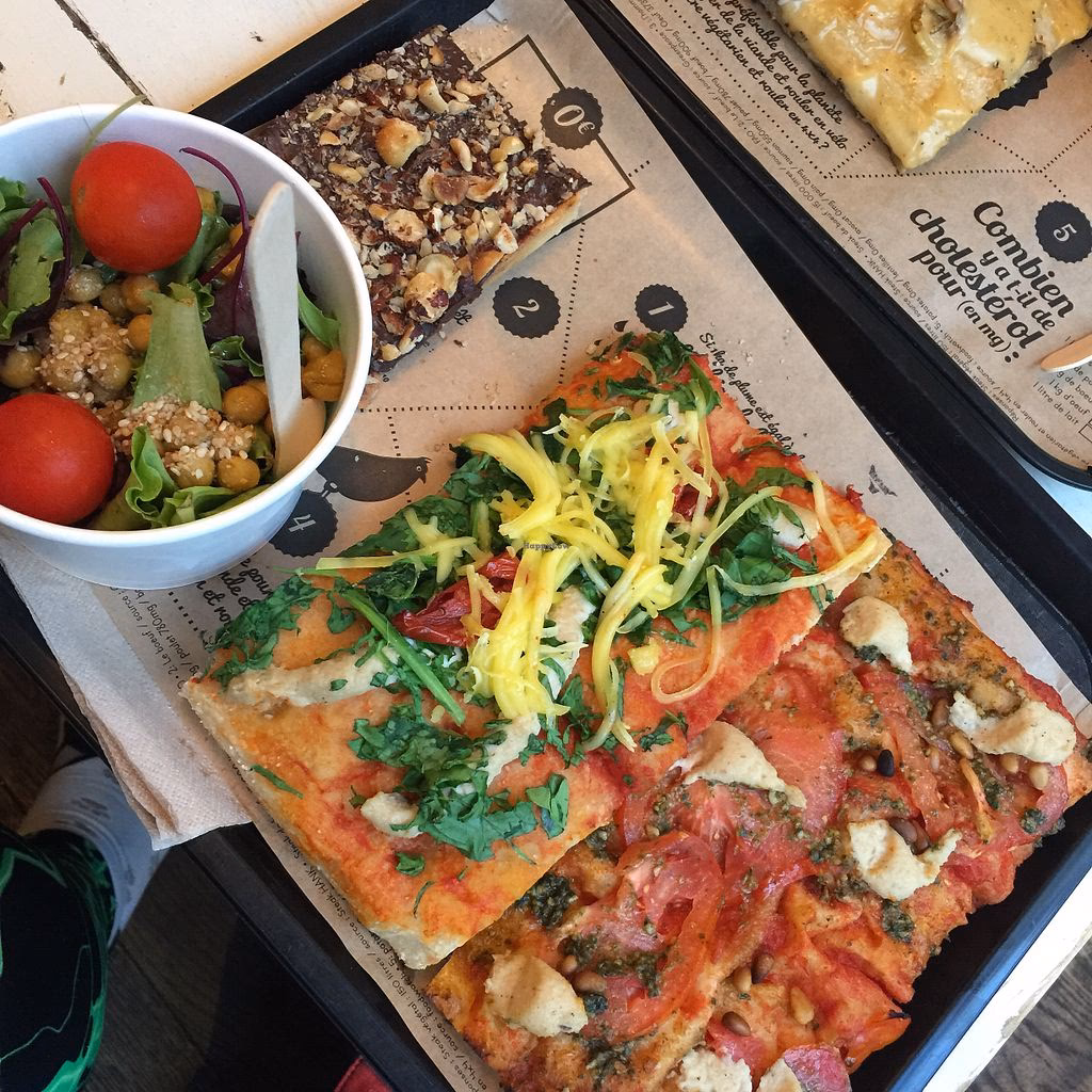 Is Hank Burger a good place to eat in Lyon?