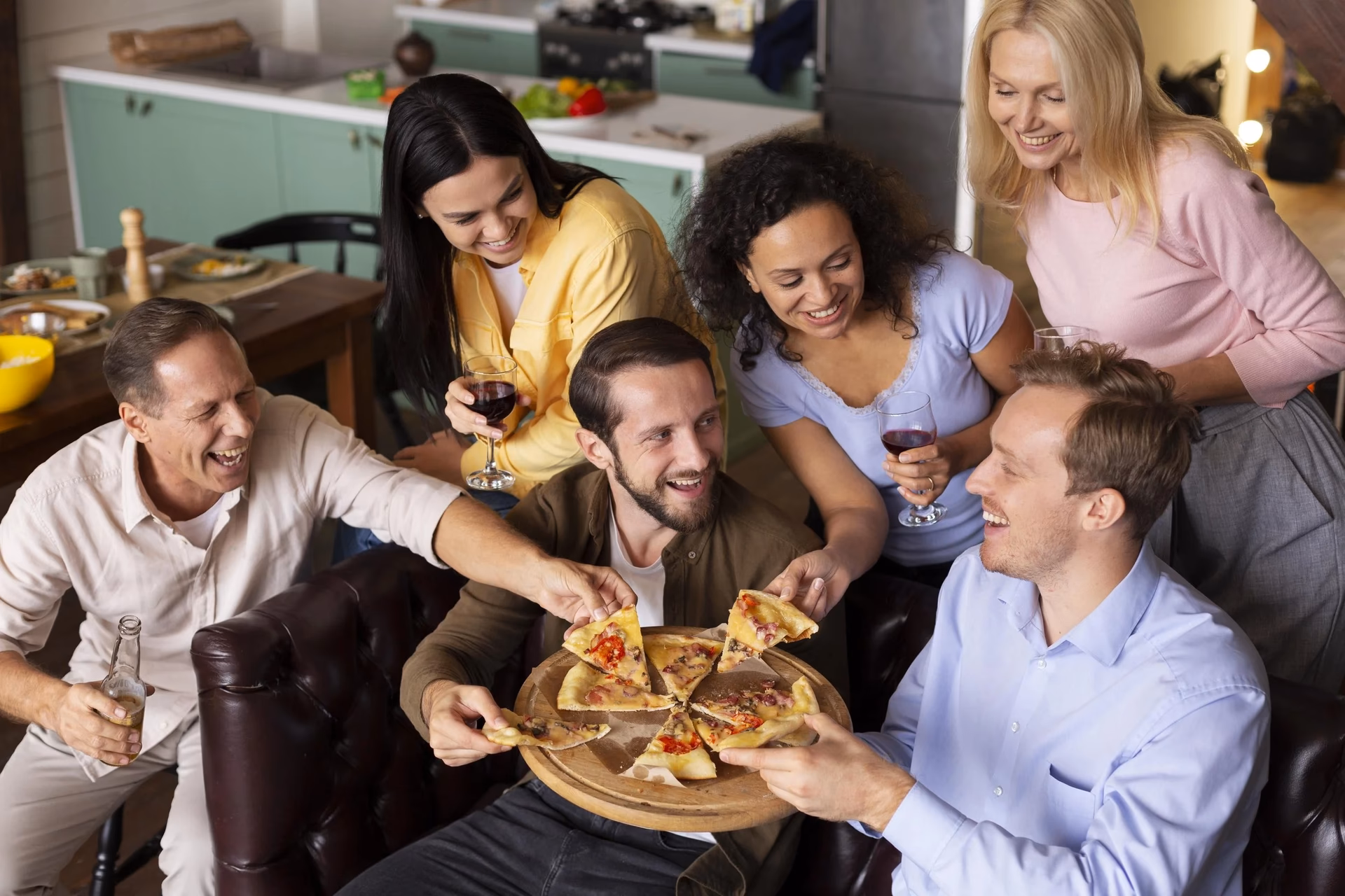 What are the pros and cons of working at a pizza place?