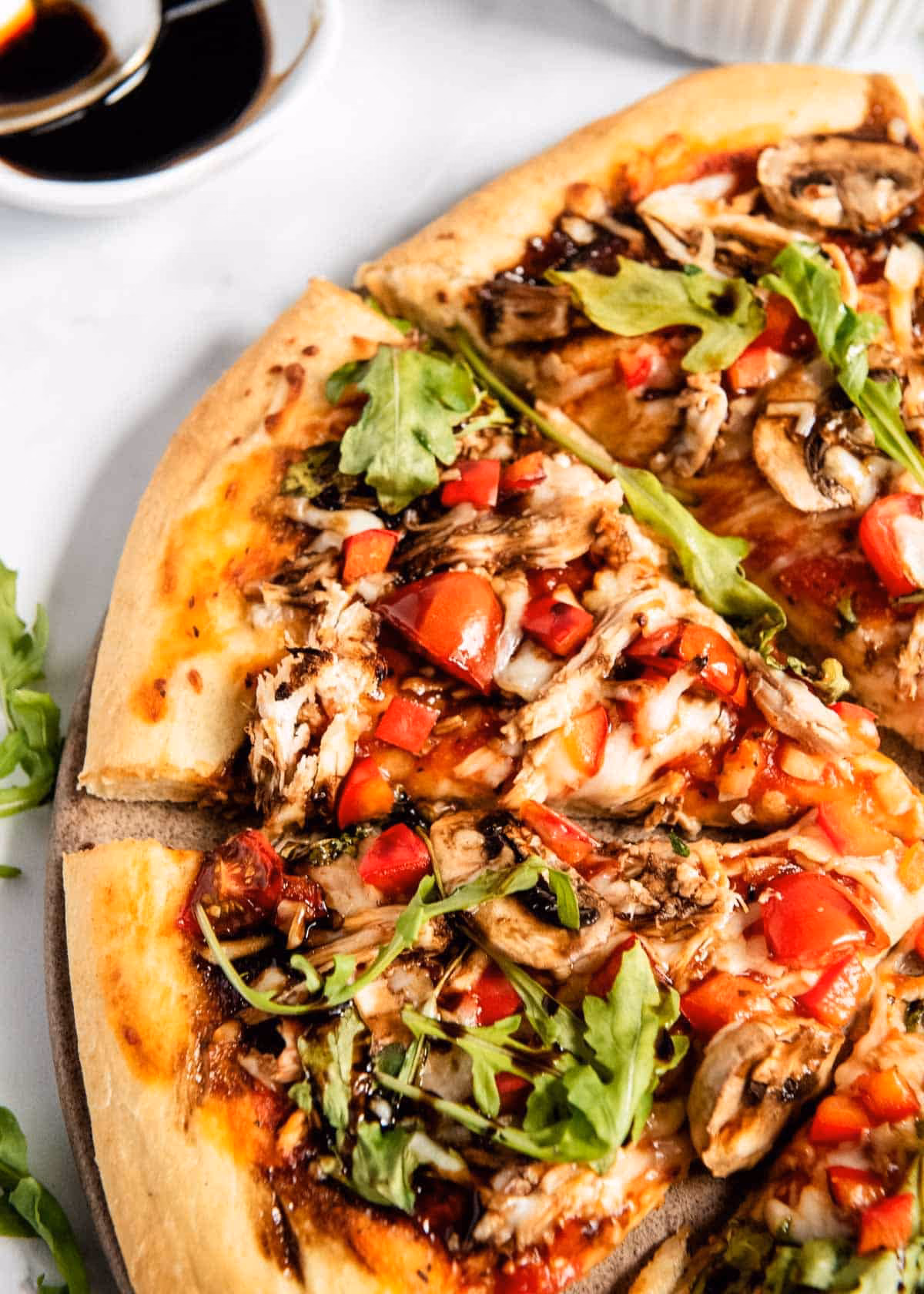 How do you make a healthy homemade pizza?