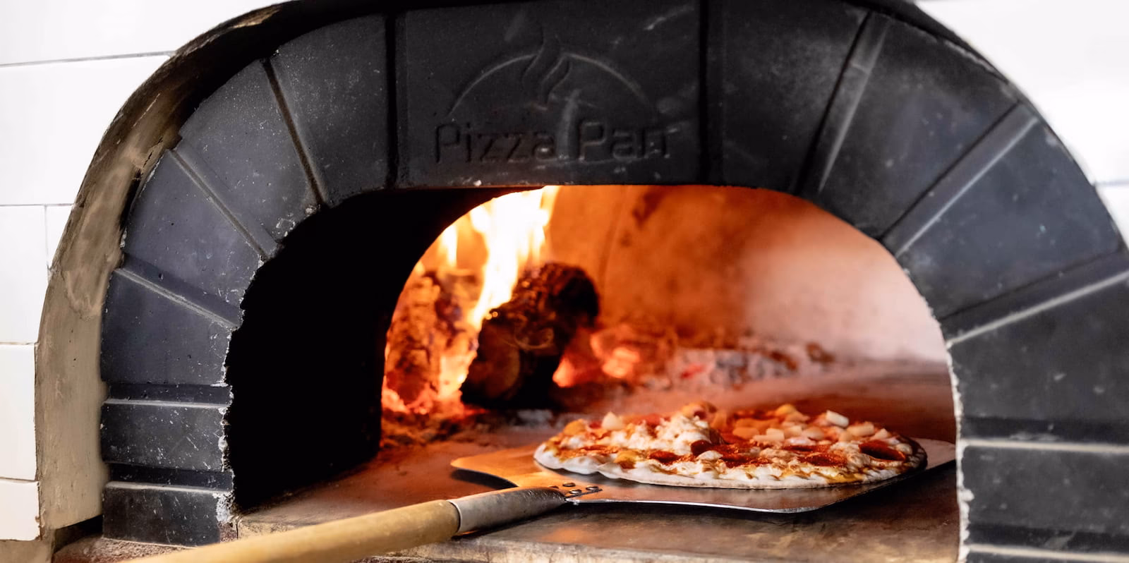 ¿Es seguro cocinar con un horno de leña para pizza?