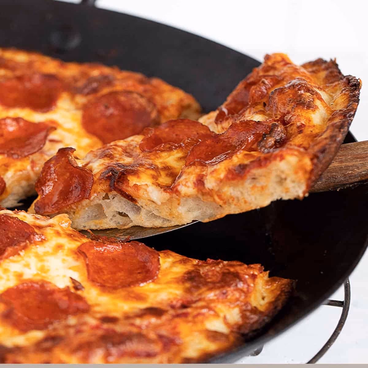 What is a pan pizza?