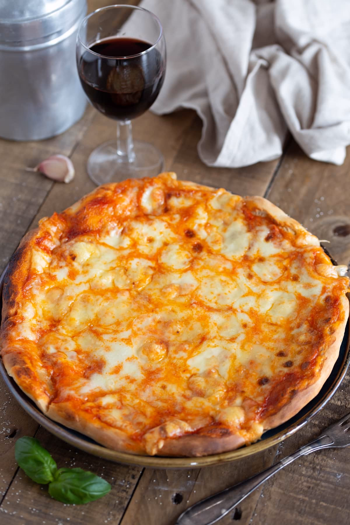 How much dough is in a 12 inch pizza?