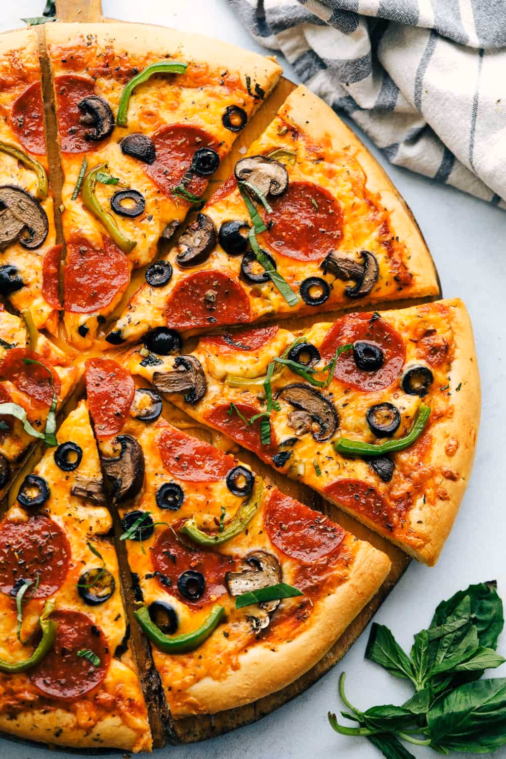 How do you cook a pizza in a oven?