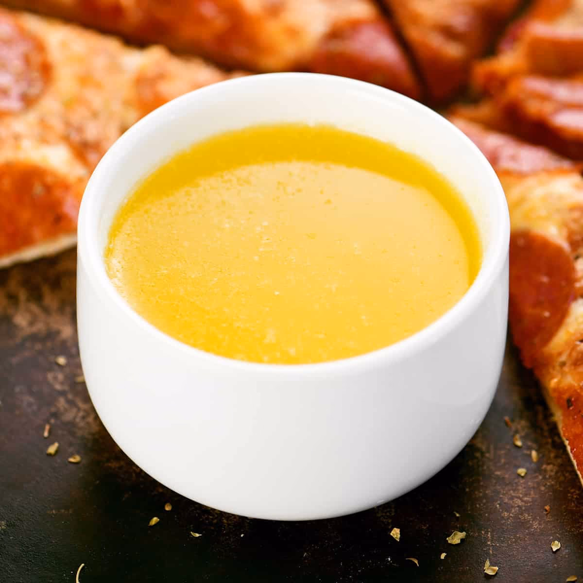 How do you make a good pizza crust?