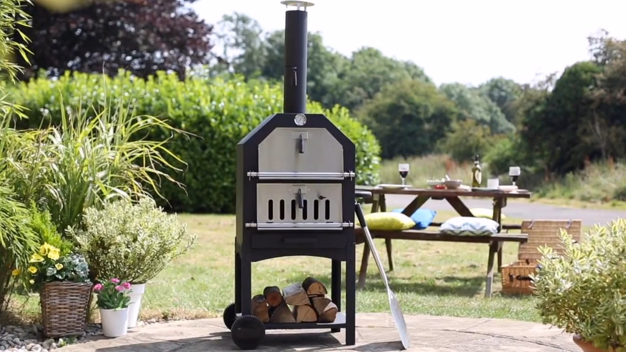 How do you light a pizza oven?