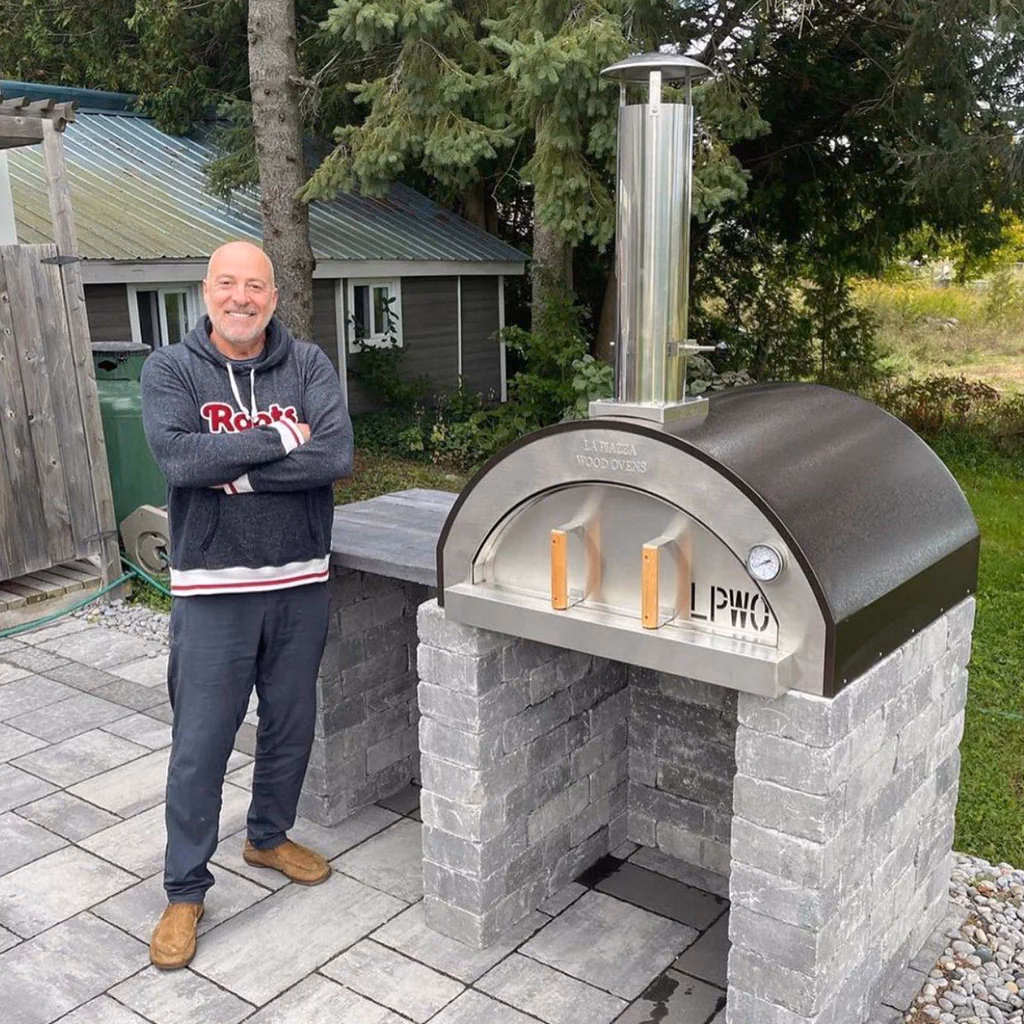 Who is Mugnaini pizza oven?