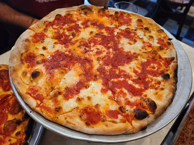 What's the vibe at John's of Bleecker Street?