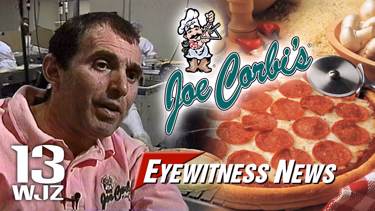 What does a Corbi's pizza kit include?