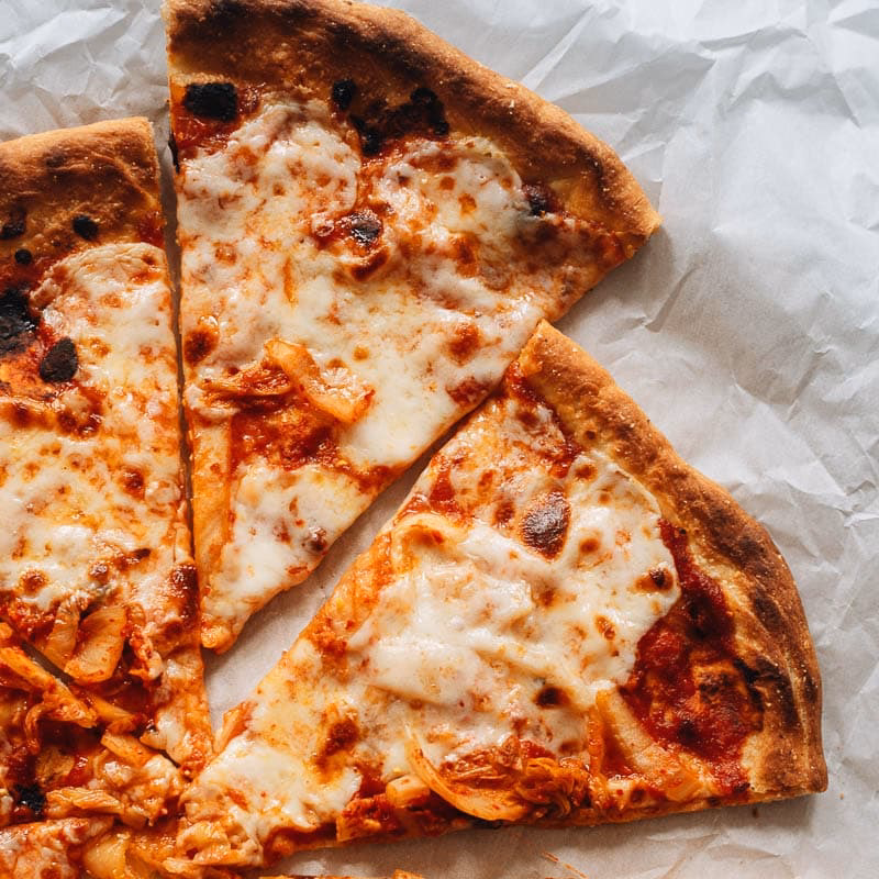 How long does kimchi pizza take to cook?