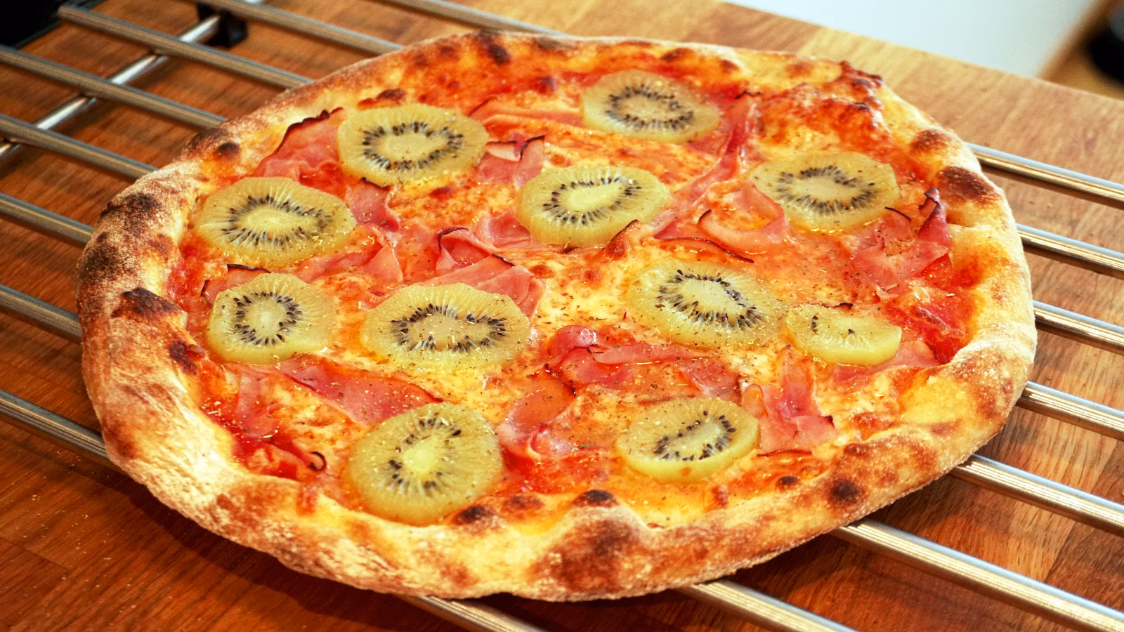 Is kiwifruit a weird pizza topping?