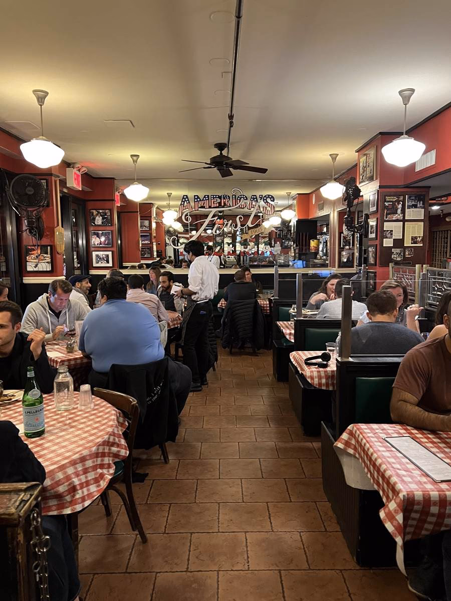 How did Gennaro Lombardi make pizza?