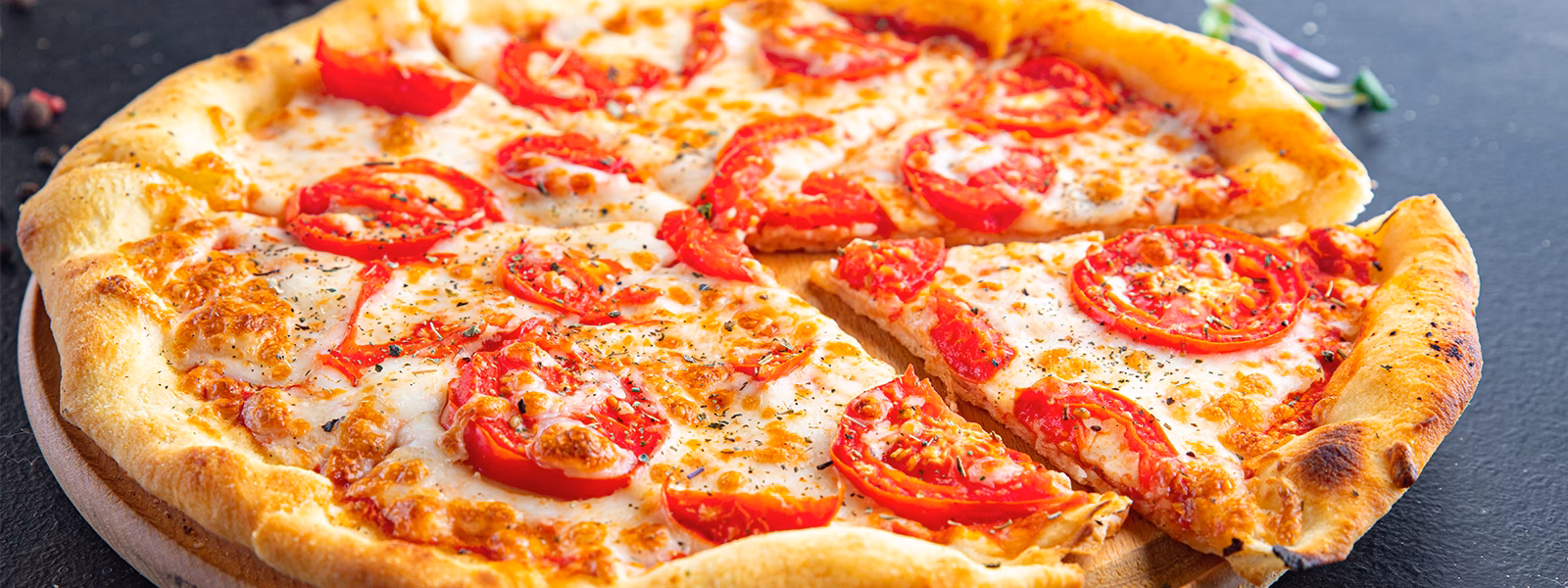 Does London Pizza Depot have a spicy chicken tinga pizza?