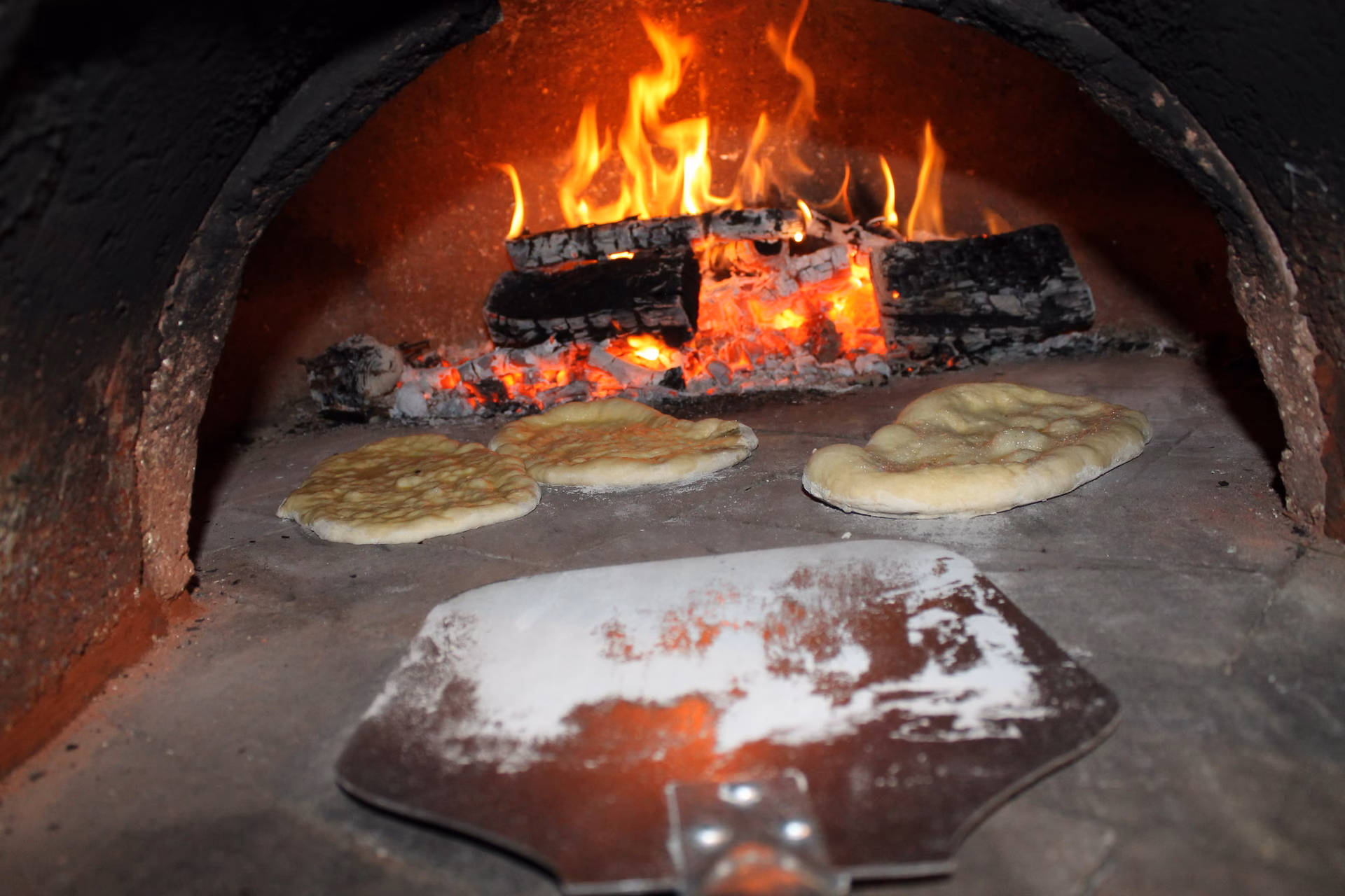 How long do you bake a naan pizza?