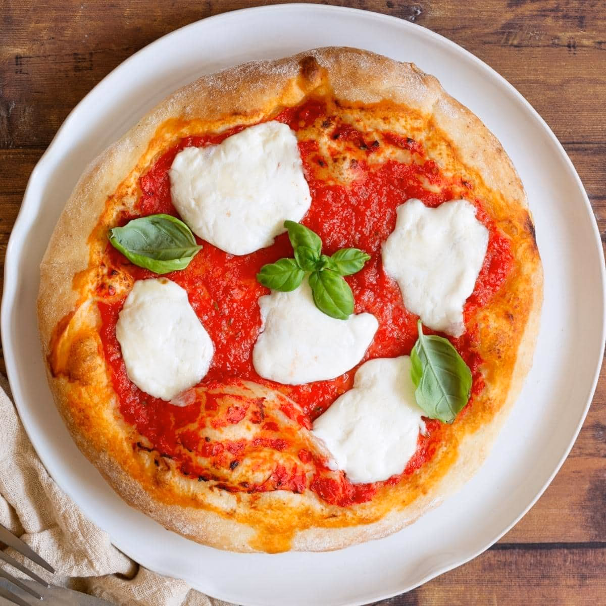How do you make Neapolitan pizza?