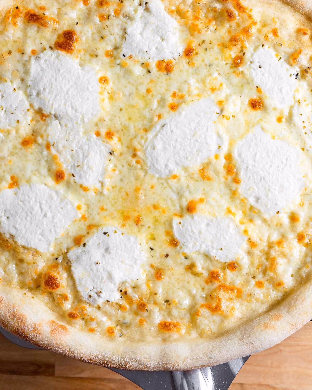 What is New York white pizza made of?
