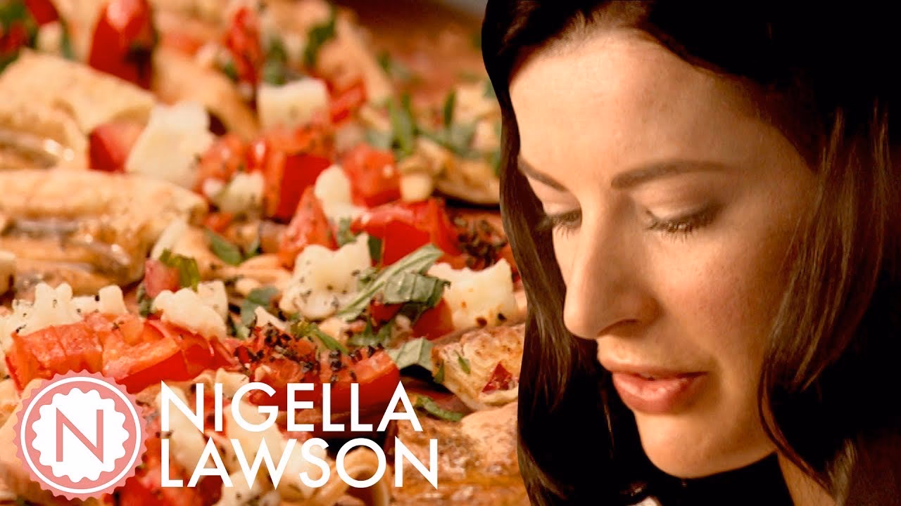 How many ingredients are in Nigella Lawson's pizza?