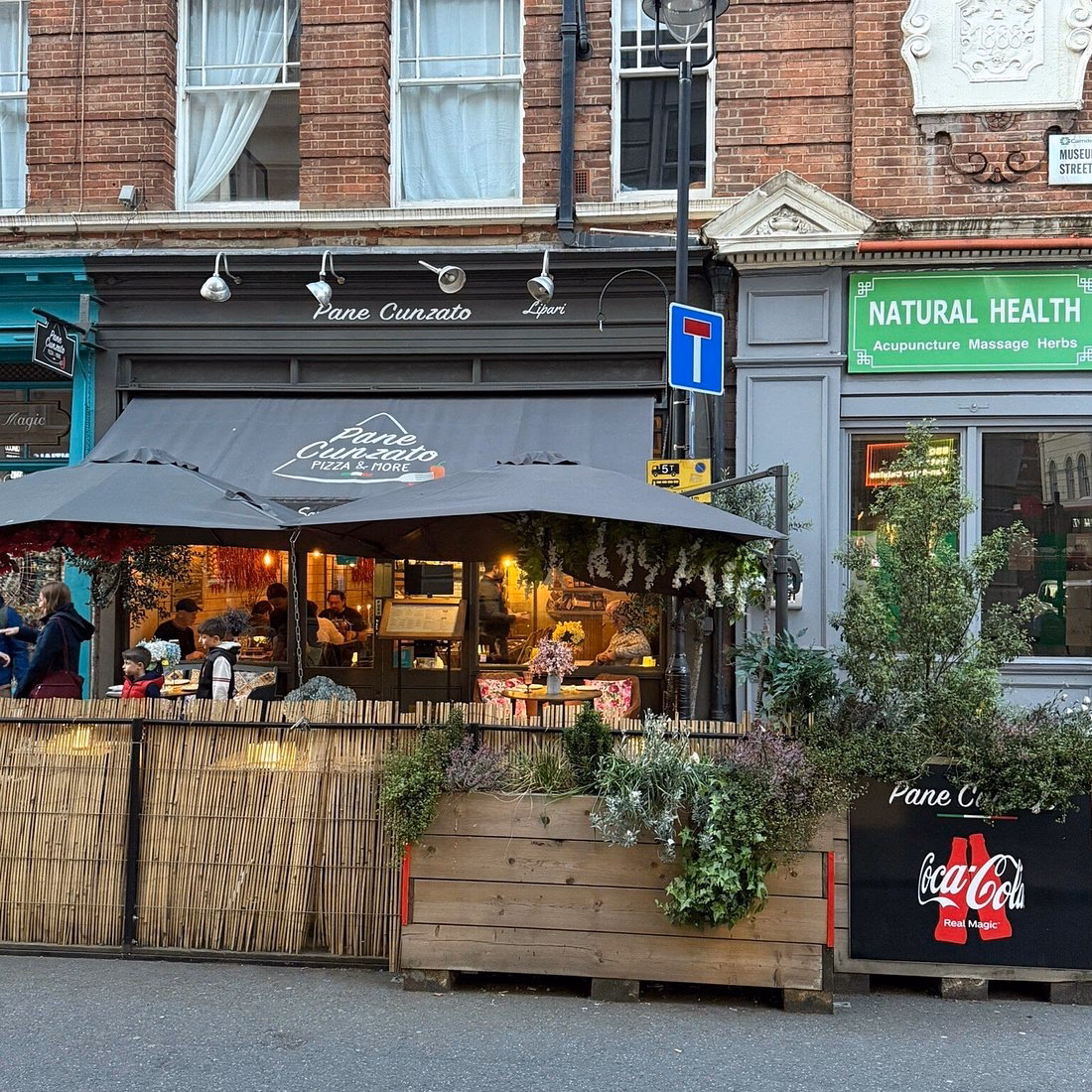 What is pane cunzato - pizza & more?
