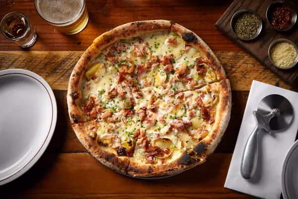 Is parlor pizza bar Wicker Park open?