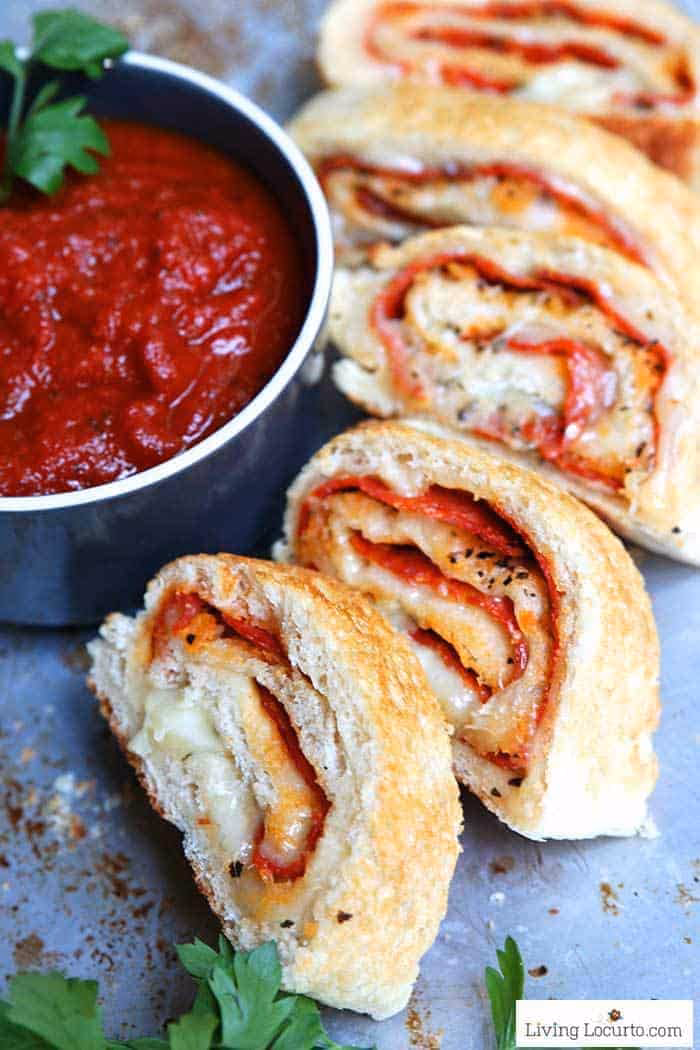 How do you make a spicy pizza roll?