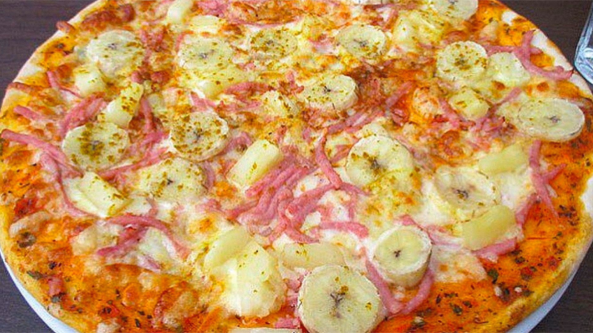 How do you cook a pineapple pizza?