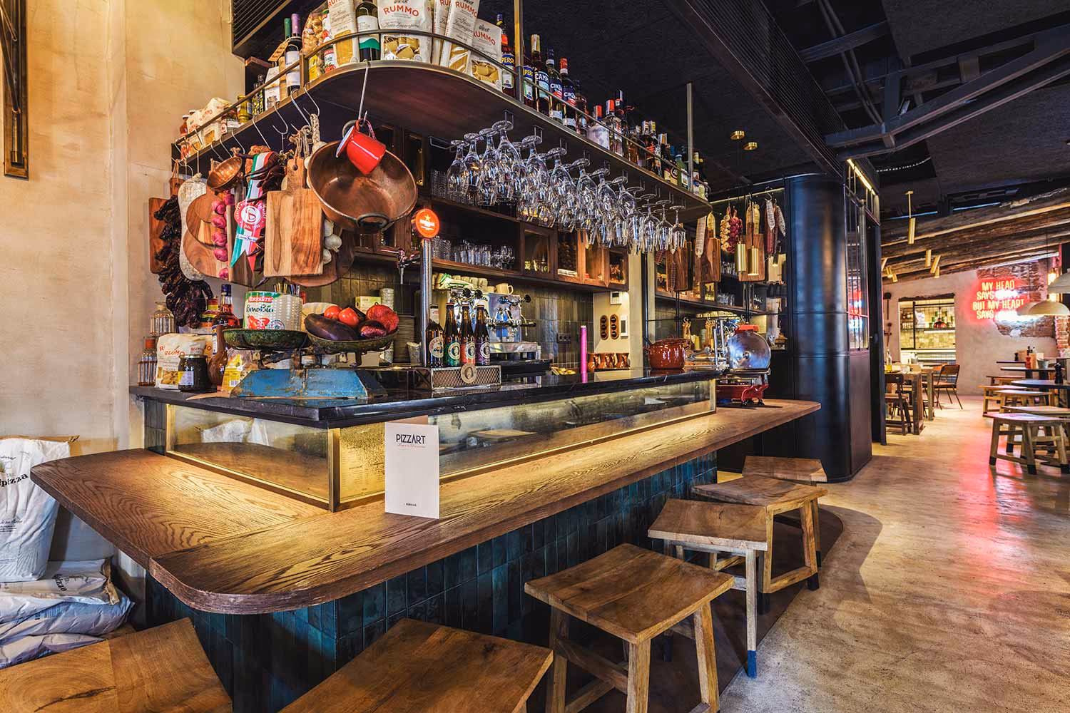 How to design a pizzeria interior?