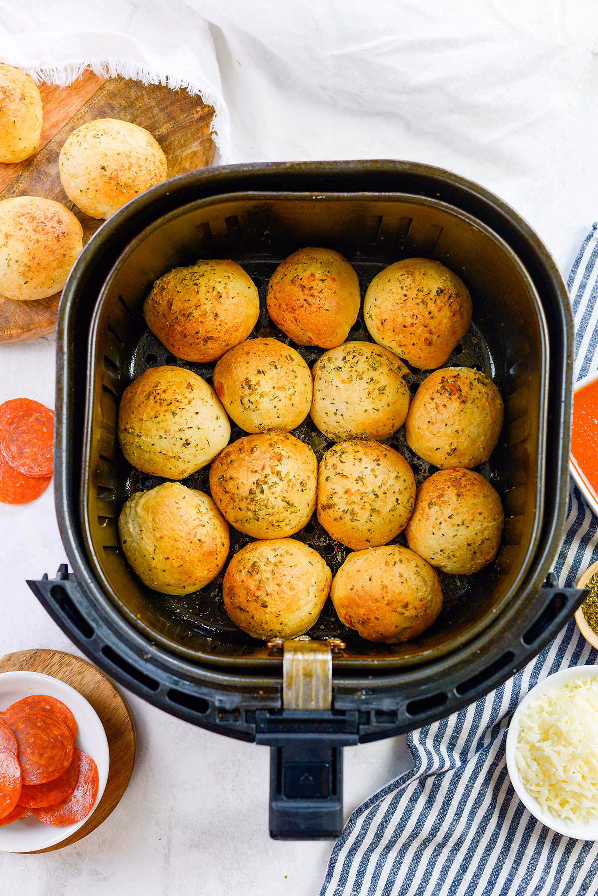 Are stuffed pizza bombs a good appetizer?
