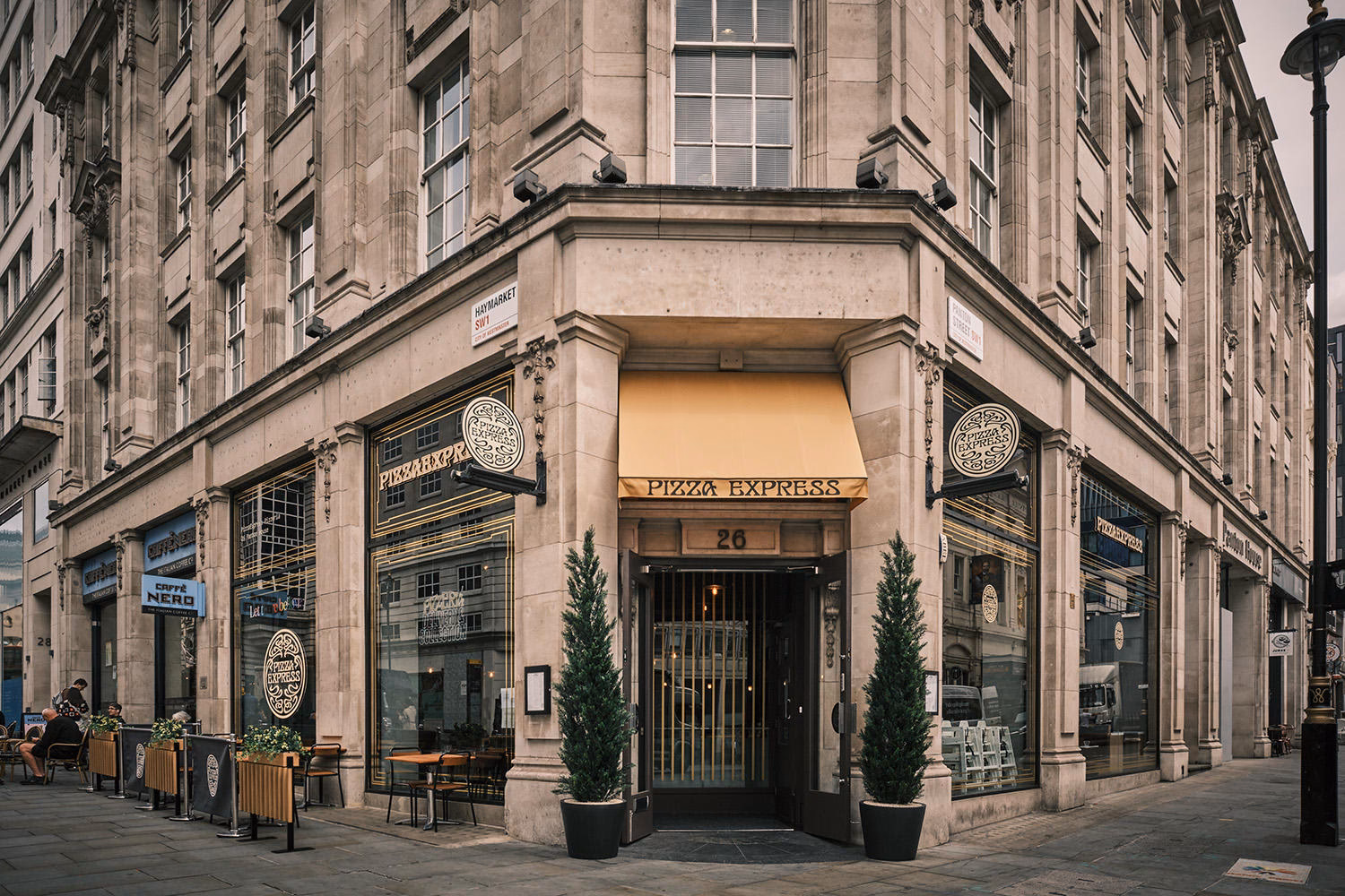 Where can I buy pizza in London?