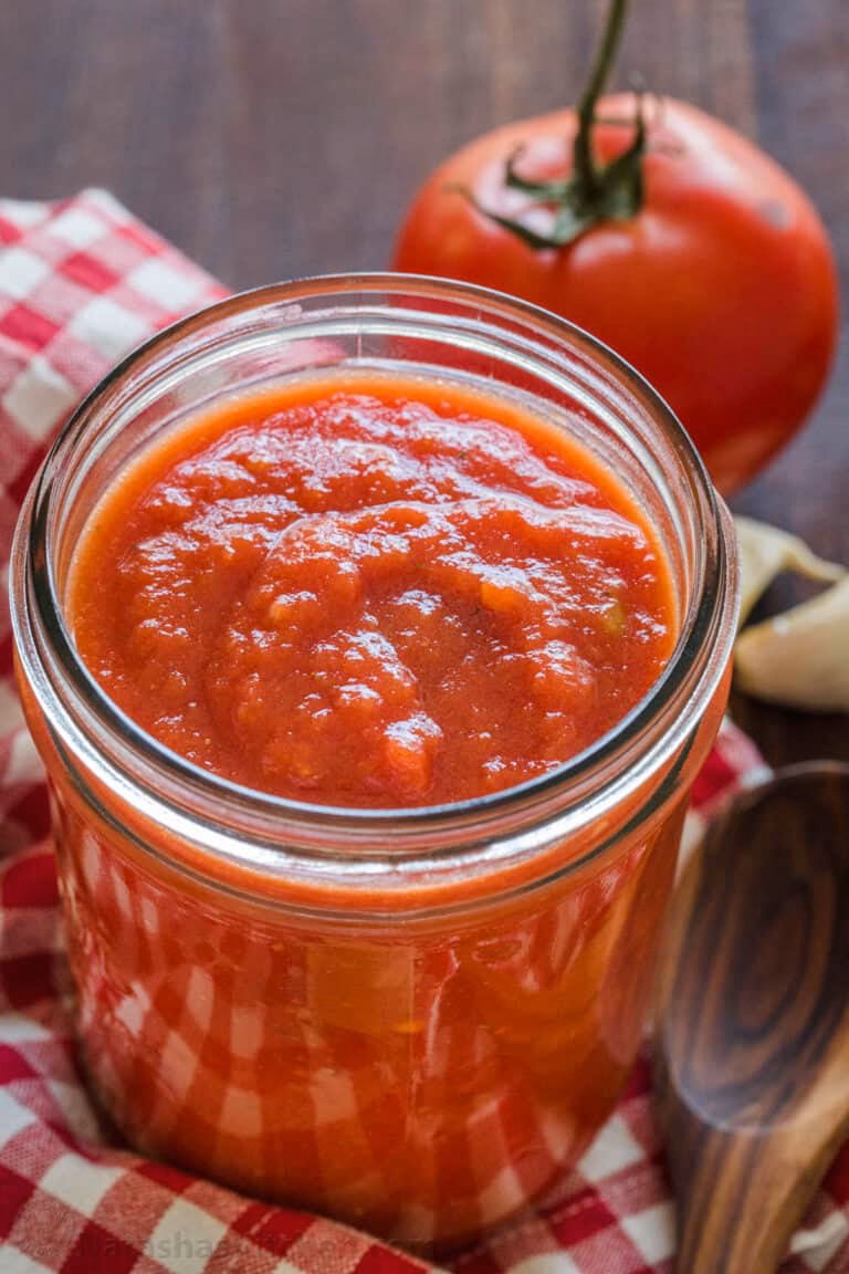 Can I use fresh tomatoes to make pizza sauce?