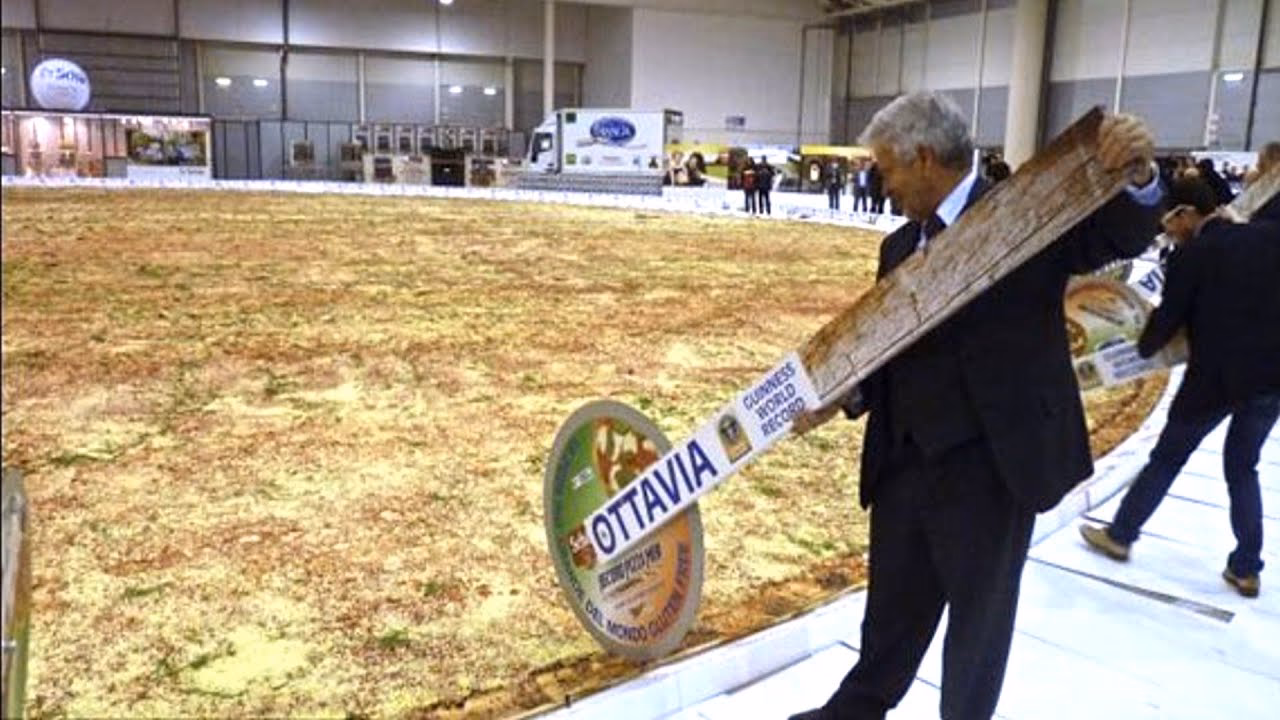 Who has the largest collection of pizza-themed items?