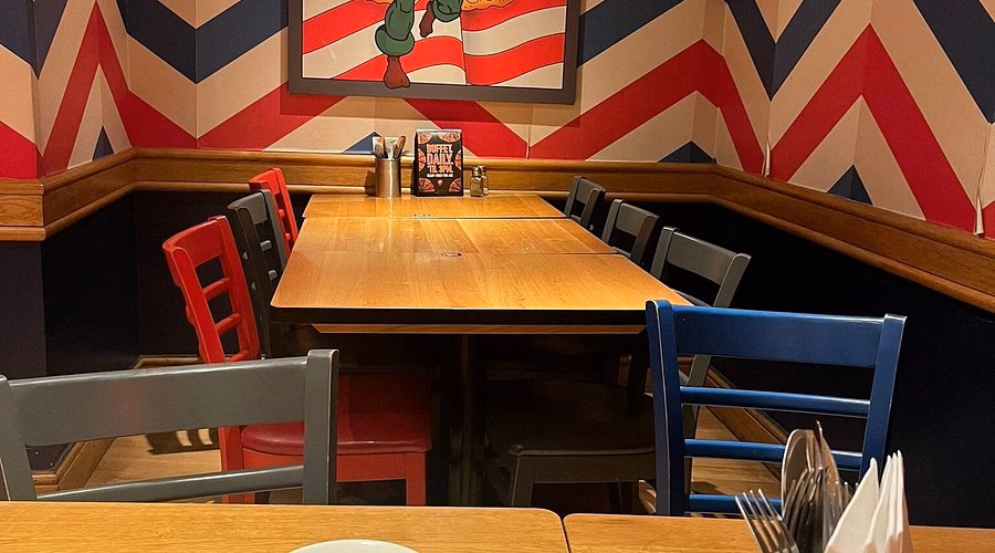 What can I do at Pizza Hut?