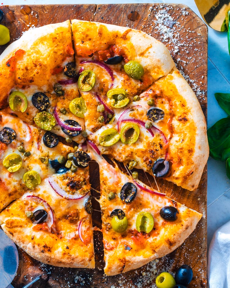 Wie bereite ich Pizza in den Backofen vor?